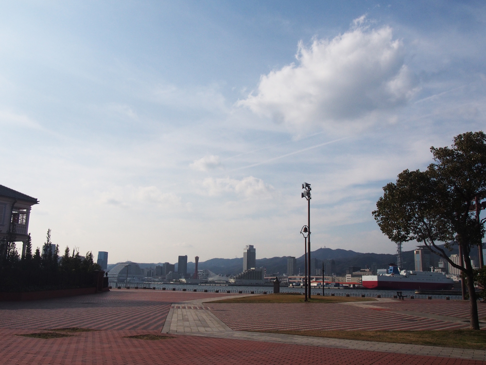 神戸大橋の下からの風景