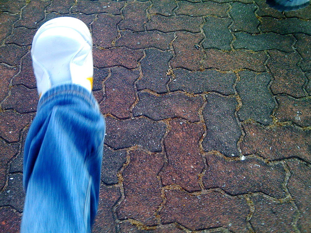 駆け出す　写真